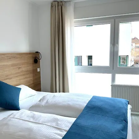 Hotel 83 3*