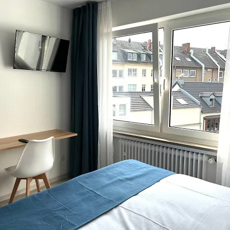 83 Hotel 3*