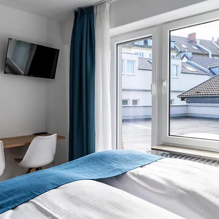 83 3* Bonn